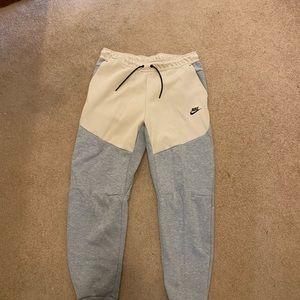 Nike Tech Joggers